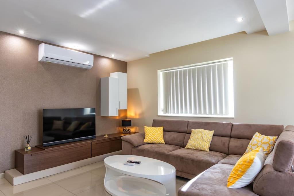 Modern 3 Bedroom Apartment Close To Paceville And Beach Is-Swieqi Extérieur photo