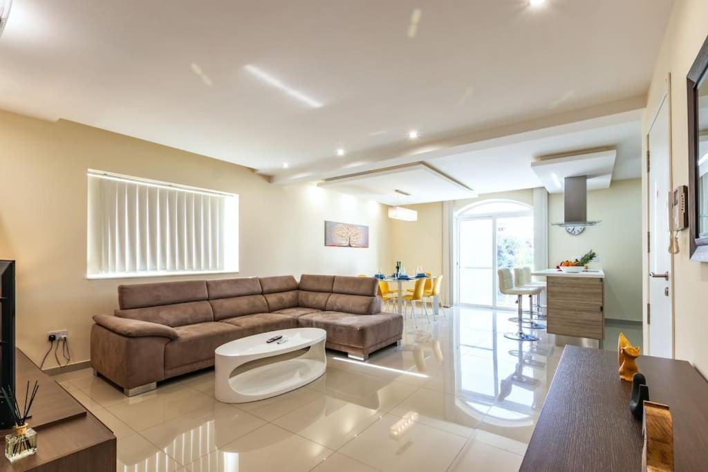 Modern 3 Bedroom Apartment Close To Paceville And Beach Is-Swieqi Extérieur photo